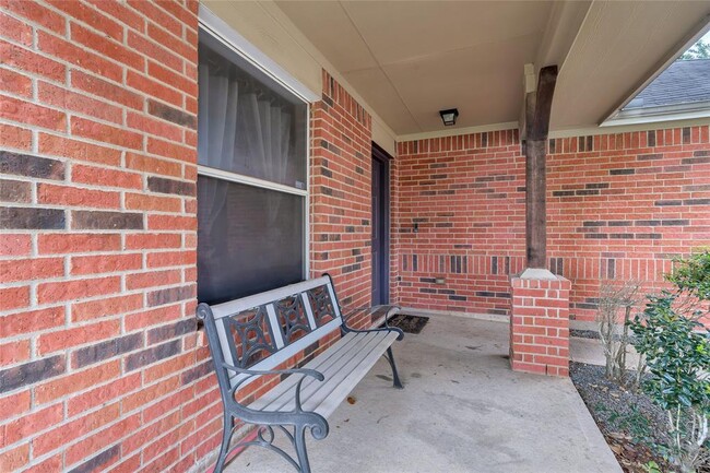 Building Photo - 24422 Lakecrest Village Dr