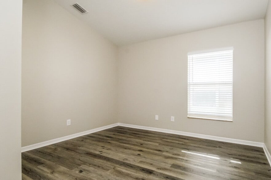 Building Photo - 1104 Barclay Wood Dr