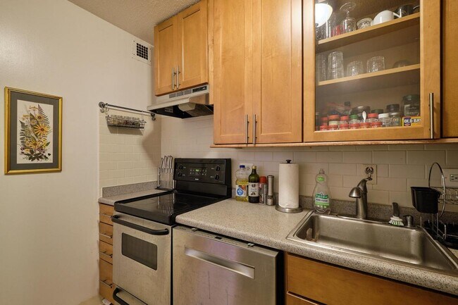 Building Photo - 1301 Delaware Ave SW