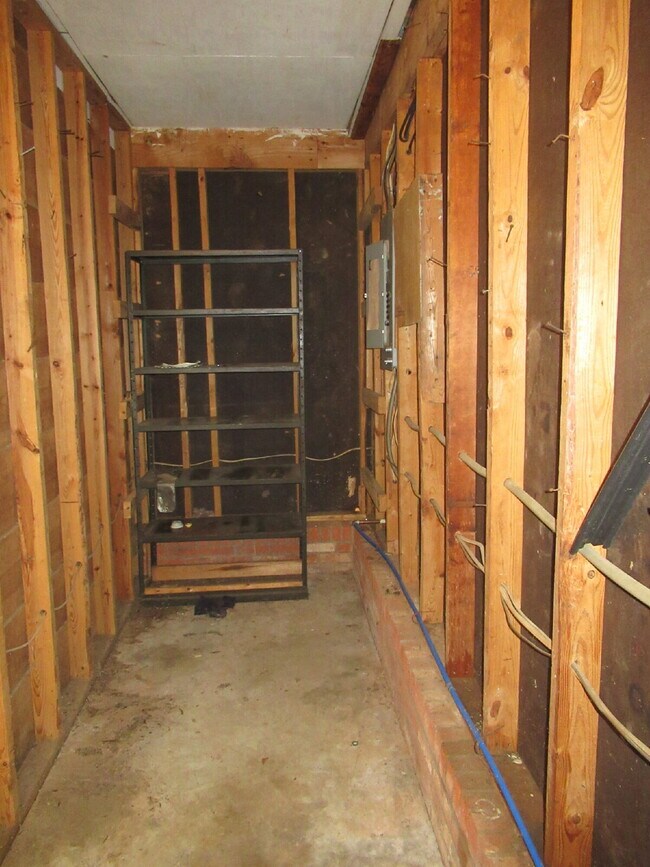Building Photo - Charming 3-Bedroom Brick Home for Rent on the West Side of Lincolnton!