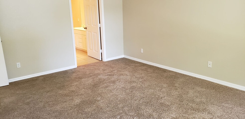 Building Photo - 12330 Notting Hill Ln