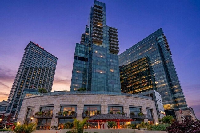 Building Photo - 300 International Drive