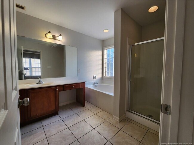 Building Photo - 2305 Gray Goose Loop