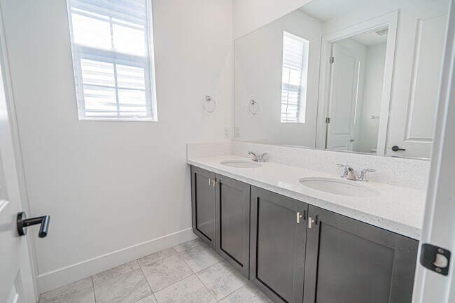 Building Photo - 28519 Moyer Ln