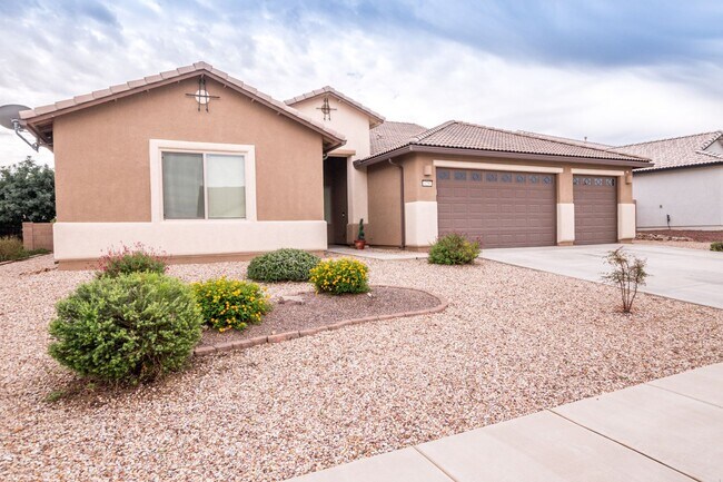 Building Photo - Executive home in The Estates at Holiday! ...