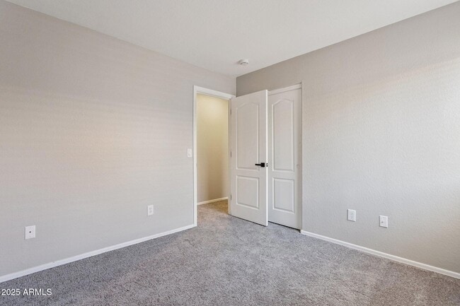 Building Photo - 1556 N Rockwell Ct