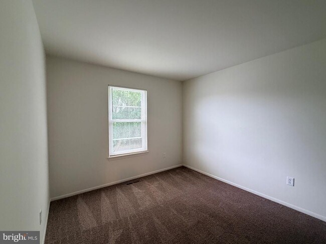 Building Photo - 6124 Majors Ln