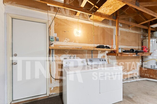 Building Photo - 8912 Lanier Way
