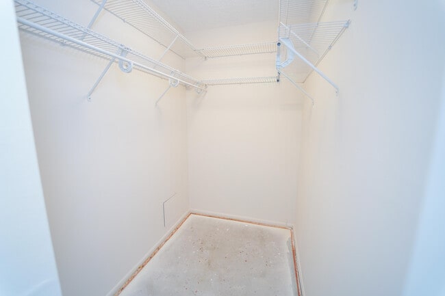 Building Photo - 2660 SW 22nd Ave