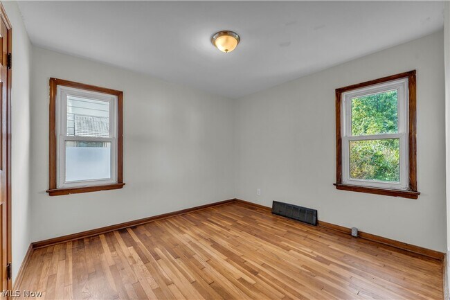 Building Photo - 14404 Rockside Rd