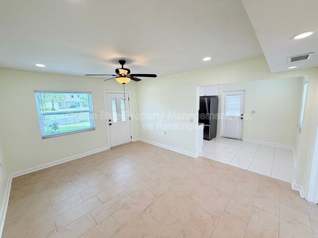 Building Photo - 1000 Bay Pine Blvd