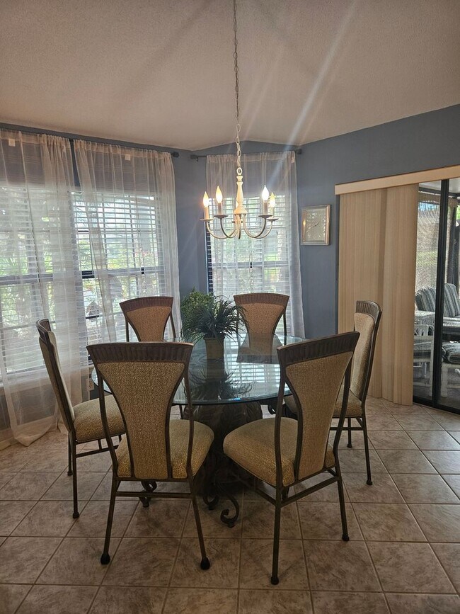 Building Photo - 2 BEDROOM 2 BATH HOME IN  PELICAN BAY GATED COMMUNITY