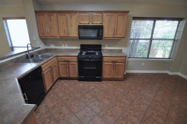 Building Photo - 1830 Paradise Ridge Dr