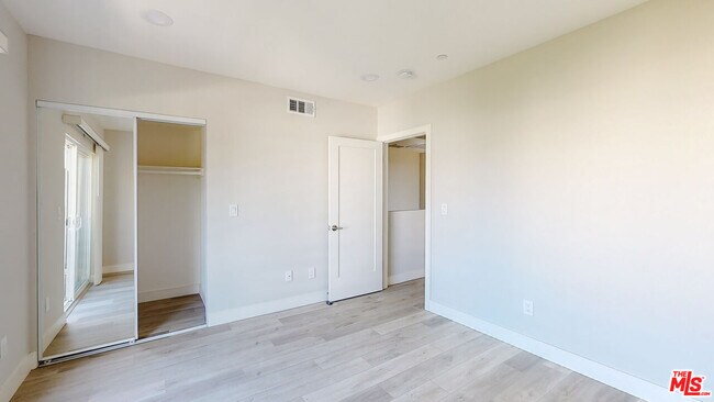 Building Photo - 236 Rosemont Ave