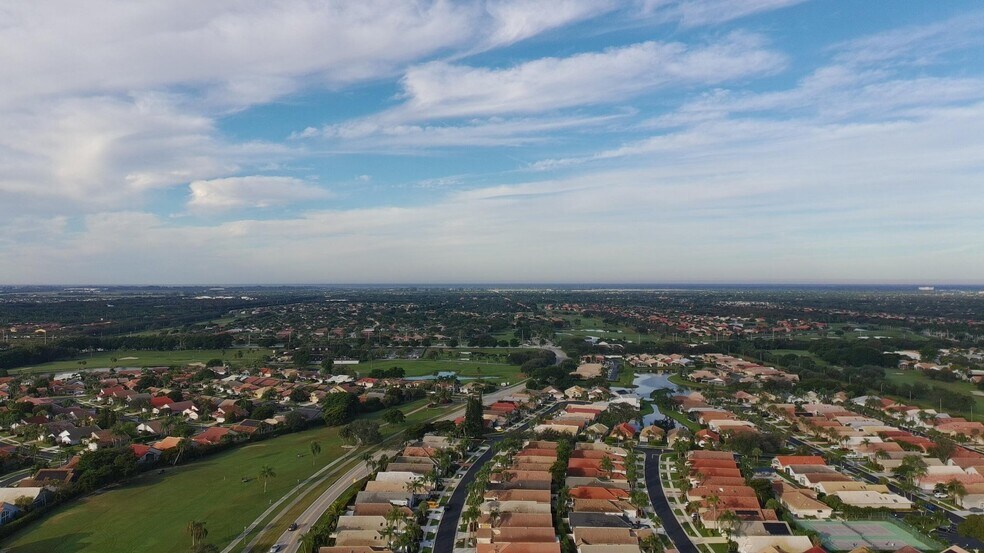 Building Photo - 5885 Northpointe Ln