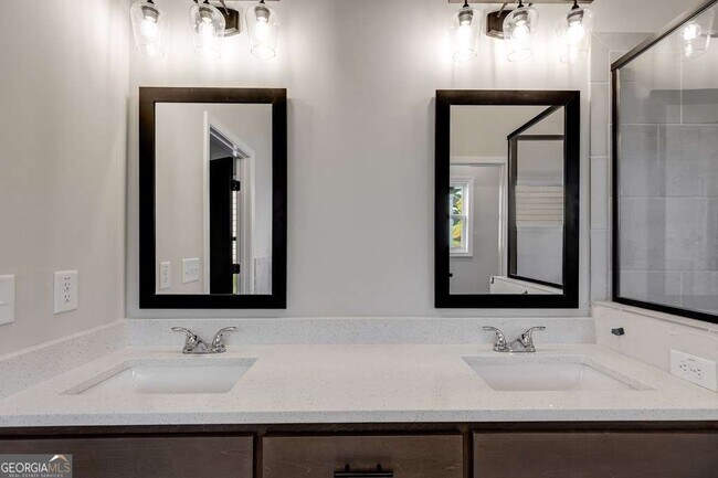 Building Photo - 140 Cedar Pk Wy