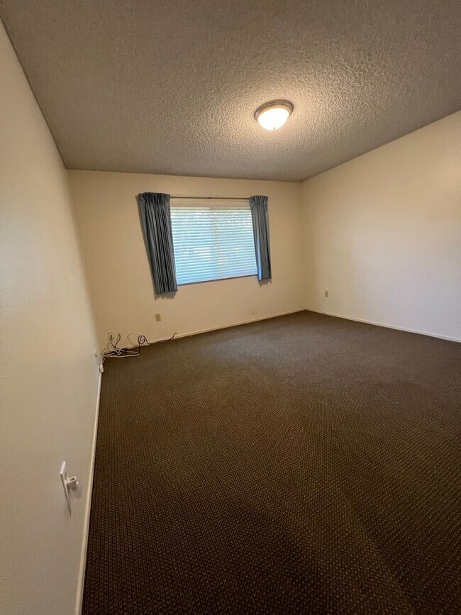 Building Photo - Beautiful upgraded 3b/2b home for rent in ...