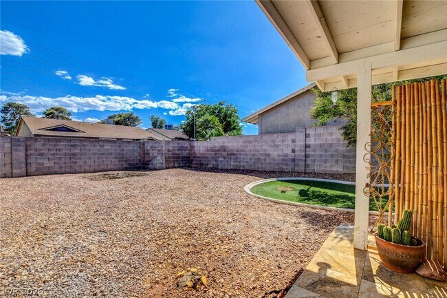 Building Photo - 4367 S Mojave Rd