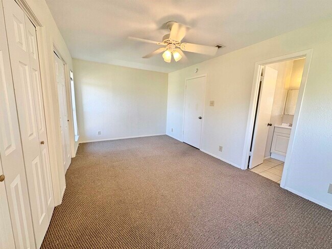 Building Photo - 601 Free Rein