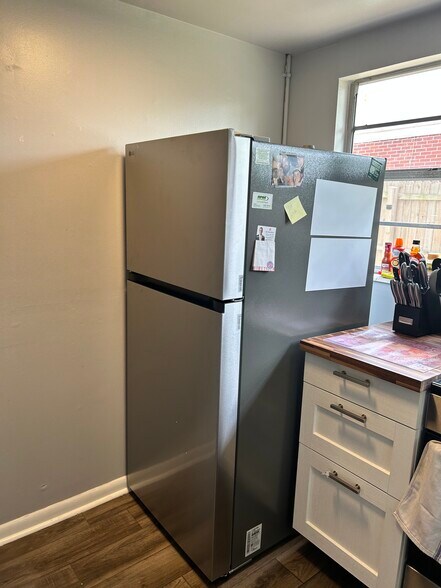 Building Photo - 2320 Vista Ave