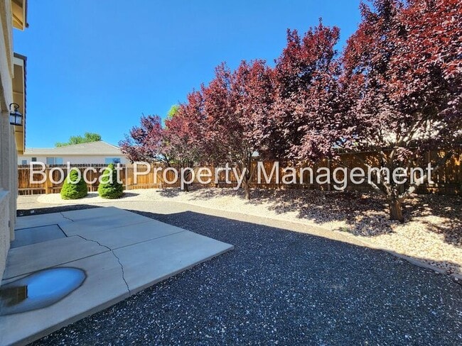 Building Photo - 1240 Flintwood Dr
