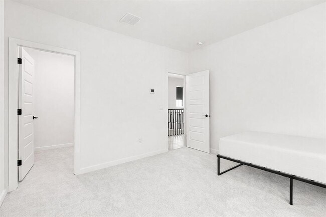 Building Photo - 6401 Velvet Leaf Ln