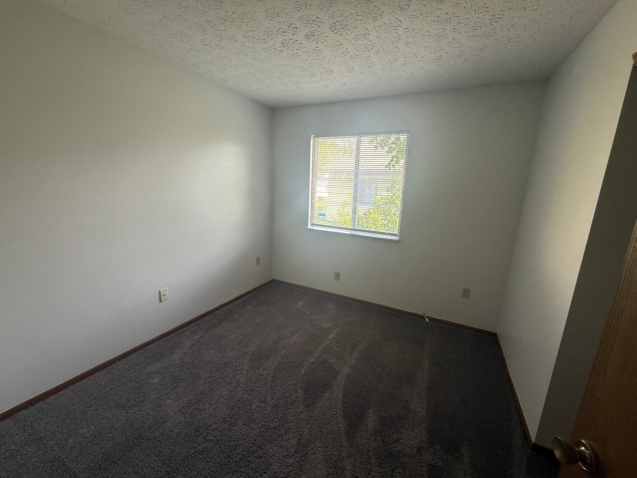 Building Photo - 2710 Charles Dr