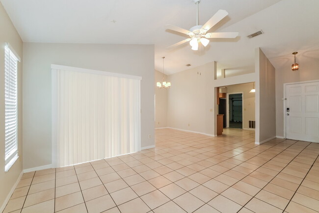 Building Photo - 3116 S Horizon Pl