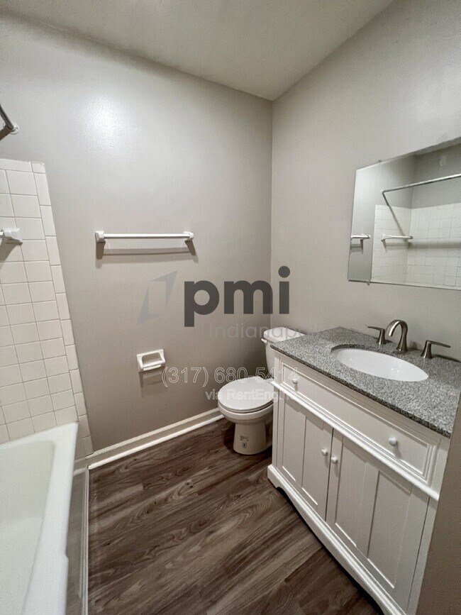 Interior Photo - Ashton Park