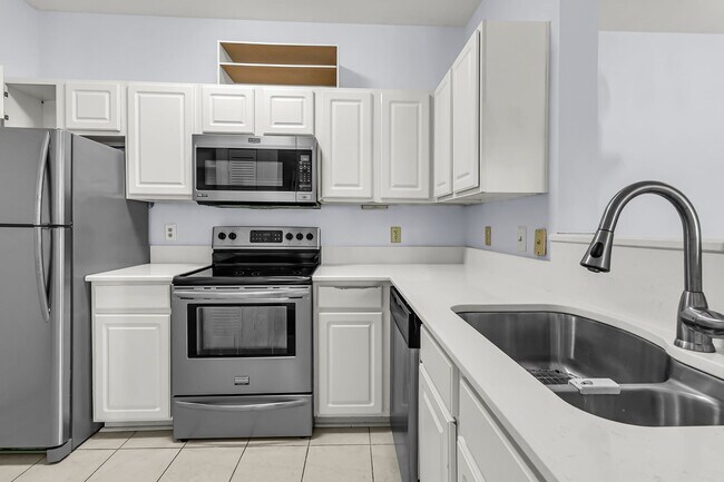 Building Photo - 1600 Long Grove Dr