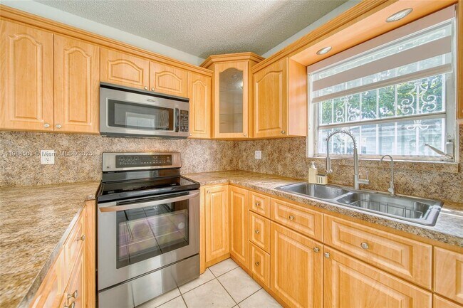 Building Photo - 3258 NW 35th St