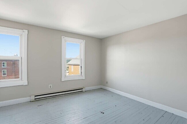 Building Photo - 13 N Maryland Ave
