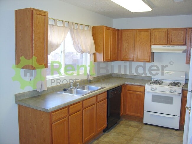 Building Photo - CALL US TODAY AT (505) 808-6467 TO SCHEDUL...