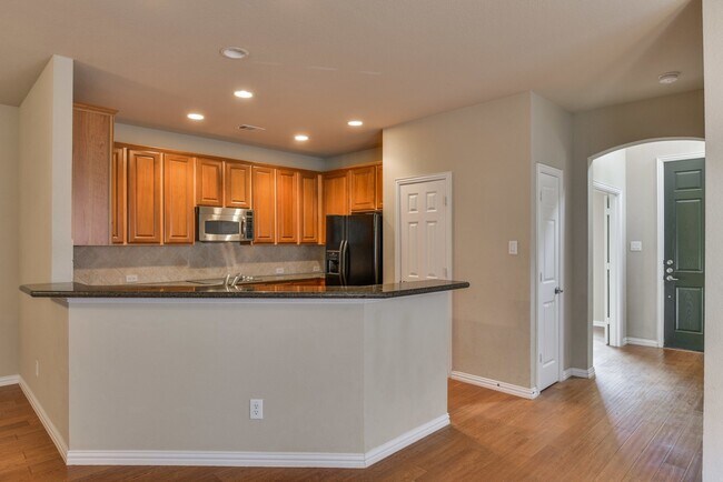 Building Photo - NICE 3 BEDROOM PATIO HOME LOCATED IN COTTONWOOD CREEK!