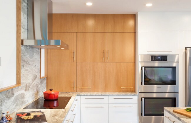 Building Photo - Stunning Designer-Renovated 4BR/3BA Single-Family Home in Outer Sunset, Just Blocks from Ocean Be...