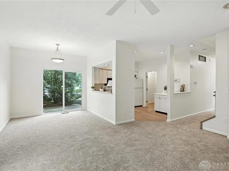 Building Photo - 8576 Timber Park Dr