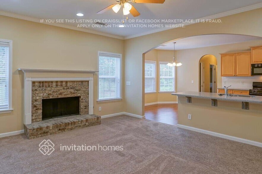 Building Photo - 940 Island Bluff Ln