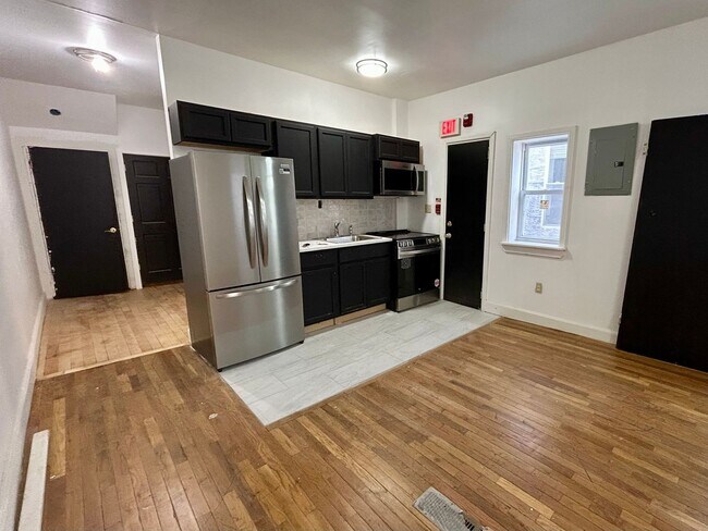 Building Photo - 2823 W Girard Ave