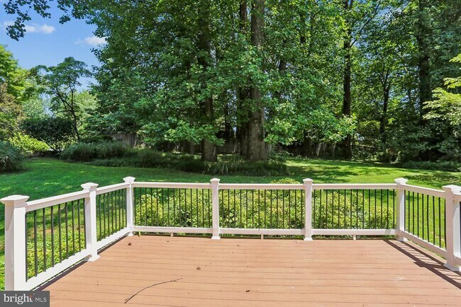 Building Photo - 903 Ridge Dr