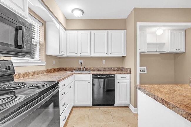 Building Photo - 7523 Bavarian Dr