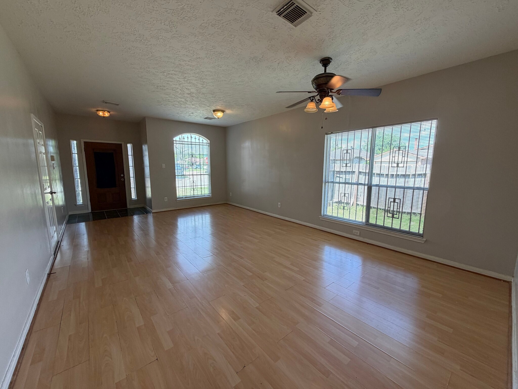 Building Photo - 13403 Agarita Ln