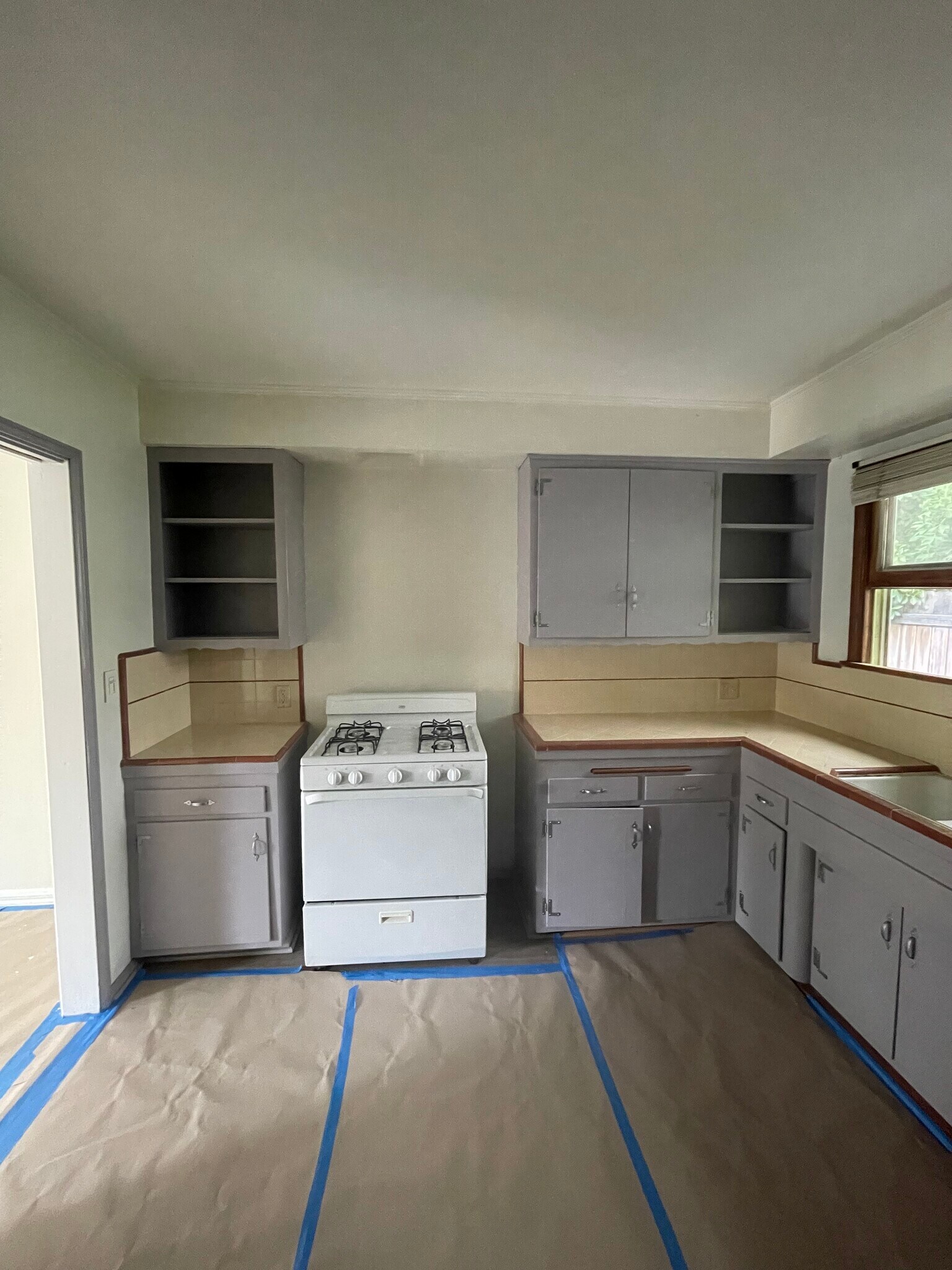 Building Photo - 14315 Burbank Blvd