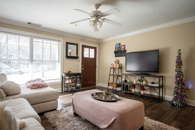 Building Photo - Woodlands Unit 237 - Available NOW