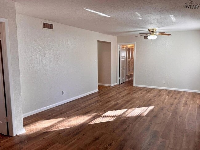 Building Photo - 4200 University Ave