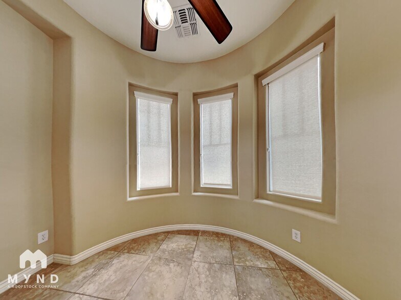 Building Photo - 2716 S Quinn Ave