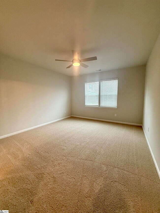 Building Photo - 141 Gervais Cir
