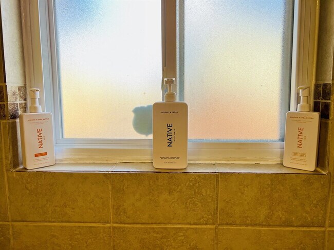 Building Photo - 7012 Ingalls St