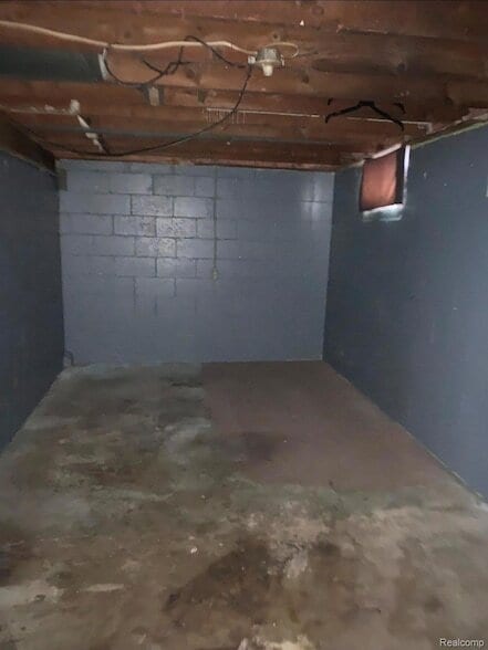 Building Photo - 2032 Utley Rd