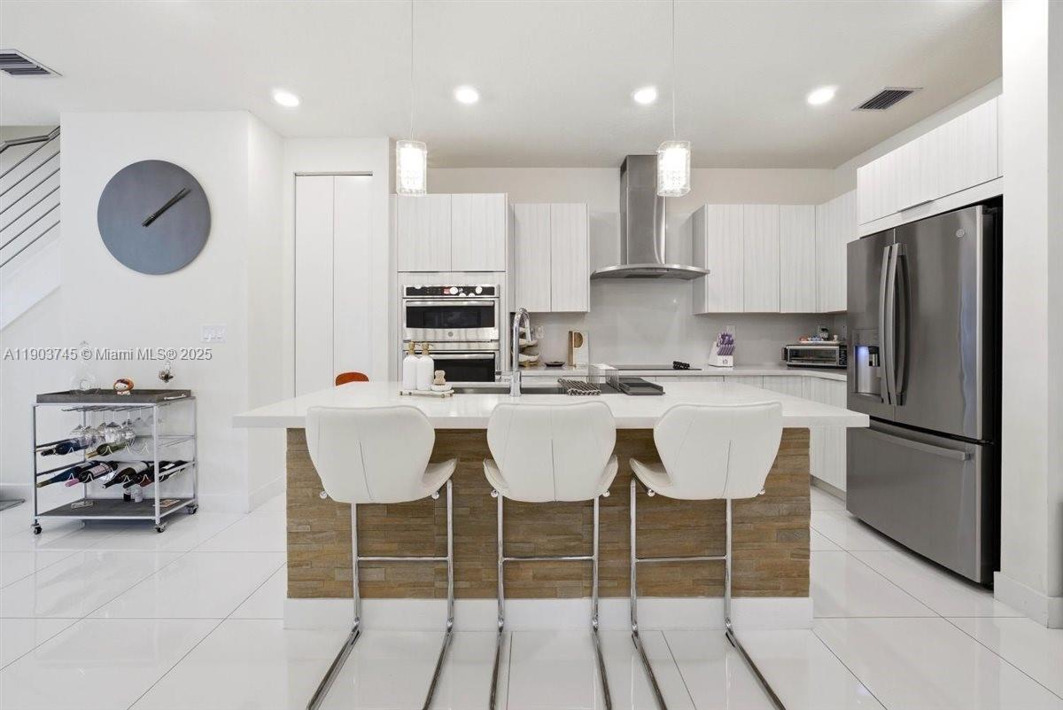 Building Photo - 6611 NW 102nd Path