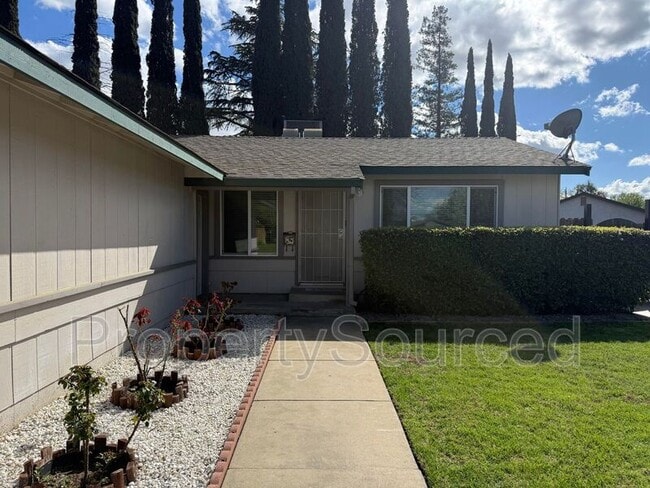 Building Photo - 1708 Applegate Dr